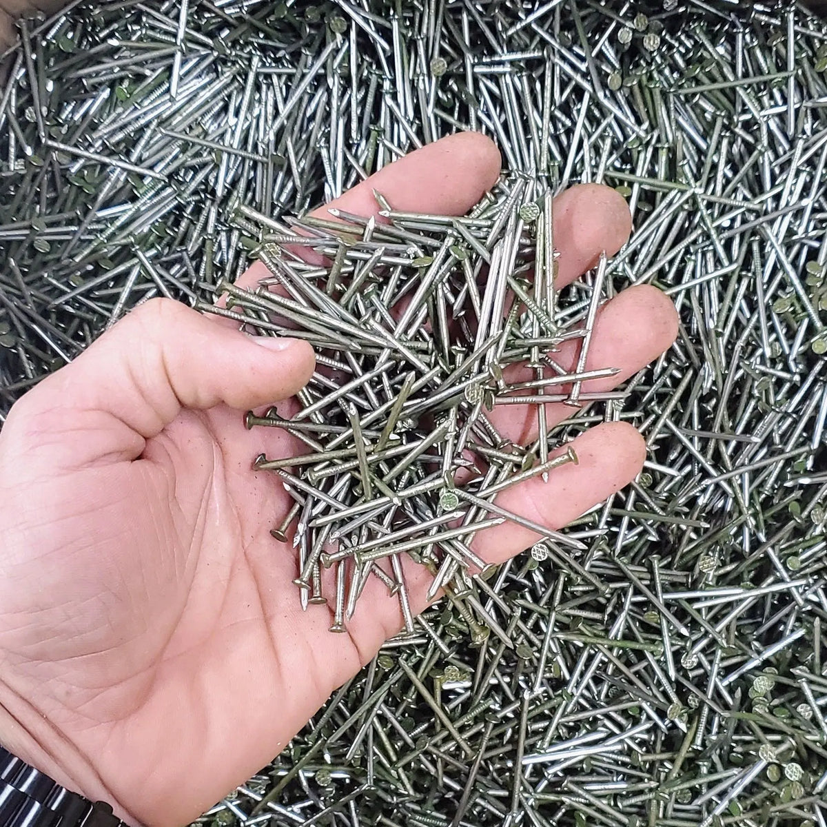 1 3/8-inch Nails for Frames, image 3 of 4