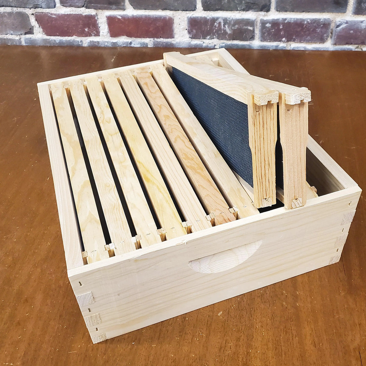 10-Frame Complete, Medium 6 5/8-inch Box with Frames and Foundation, image 7 of 16