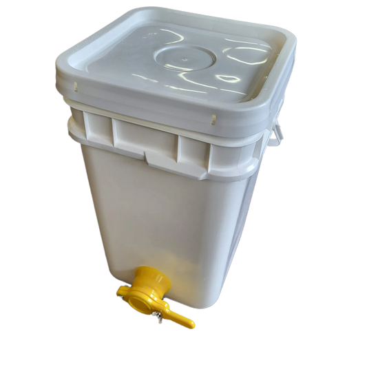 Bottling Bucket and Lid with Pre-Drilled Hole and Valve by Foxhound Bee Company