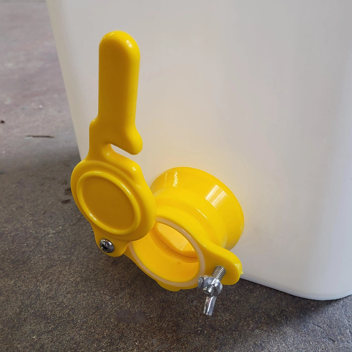 Bottling Bucket and Lid with Pre-Drilled Hole and Valve, image 3 of 4