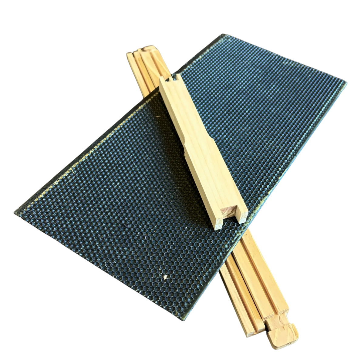 Deep 9 1/8-Inch Langsroth Frame, Grooved Top / Grooved Bottom With Double Wax Foundation, image 9 of 12