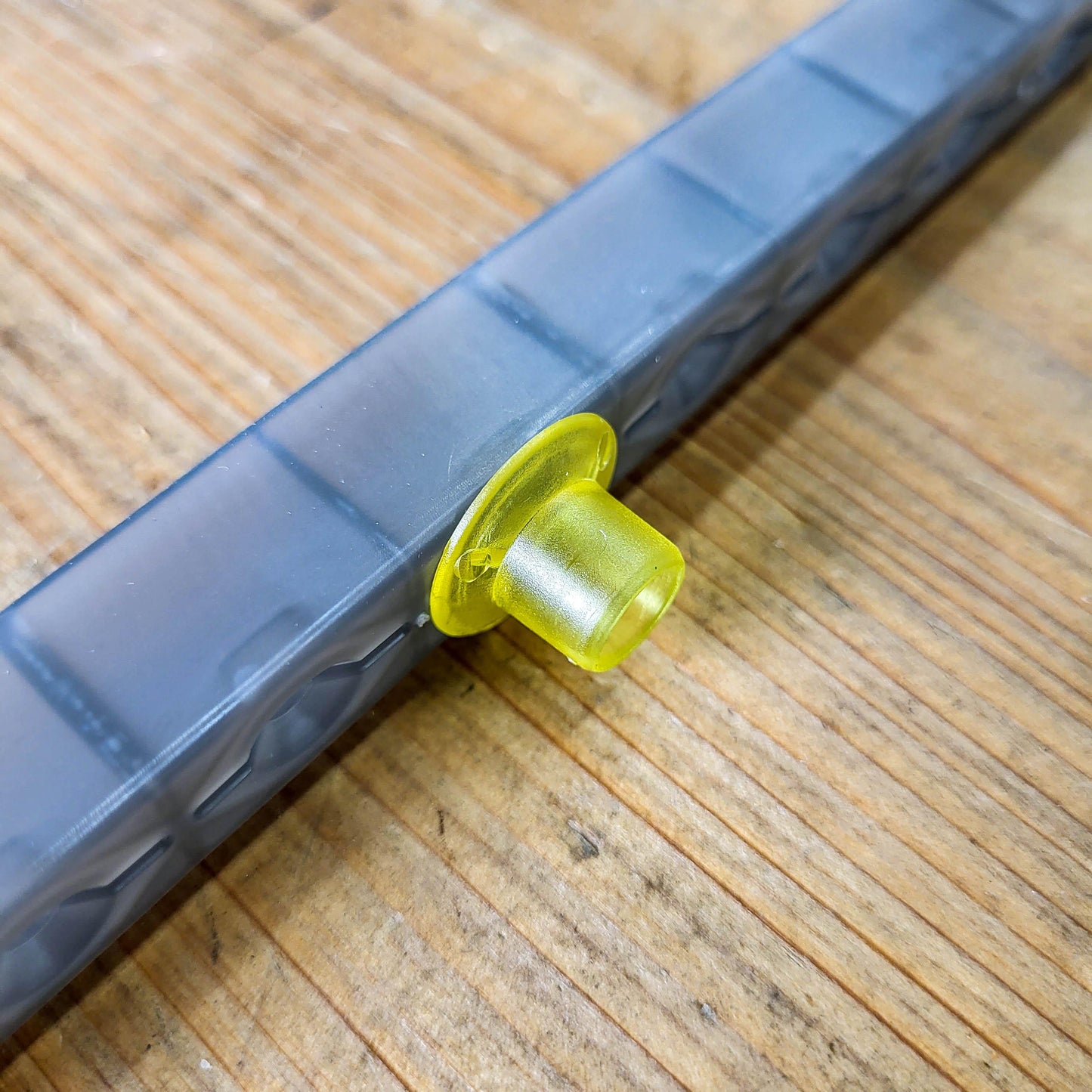 JZBZ Queen Cell Bar